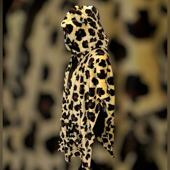 Cheetah Hooded Animal Wrap Open Blanket Wearable Soft & Cozy Shawl Throw OS New - Picture 6 of 13